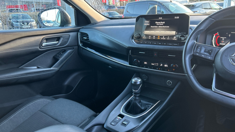 Nissan Qashqai 1.3 DiG-T MH N-Connecta 5dr Petrol Hatchback